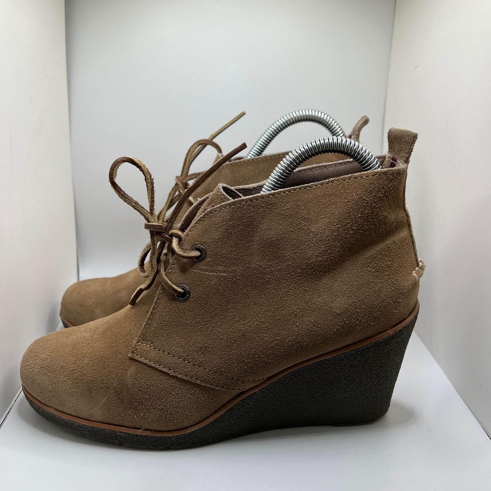 Woman’s Sperry Wedge Boots Size 8